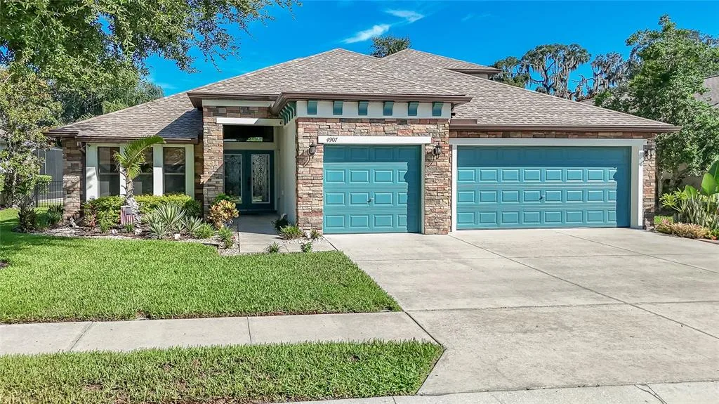 4907 POINTE O WOODS DRIVE, WESLEY CHAPEL, FL 33543