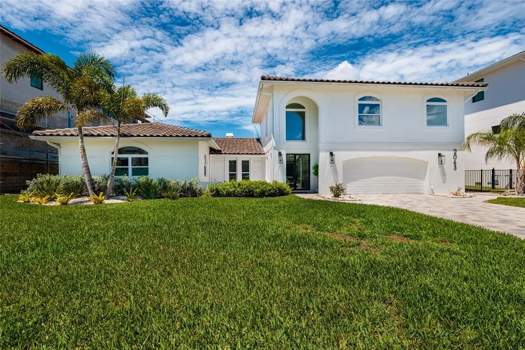 2063 ILLINOIS AVENUE NE, ST PETERSBURG, FL 33703