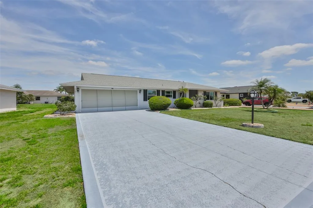 1525 ALLEGHENY DRIVE, SUN CITY CENTER, FL 33573