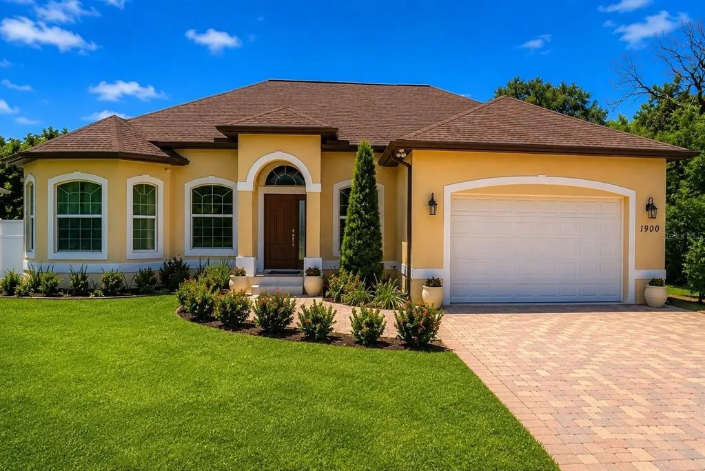 1900 COLLEEN STREET, SARASOTA, FL 34231
