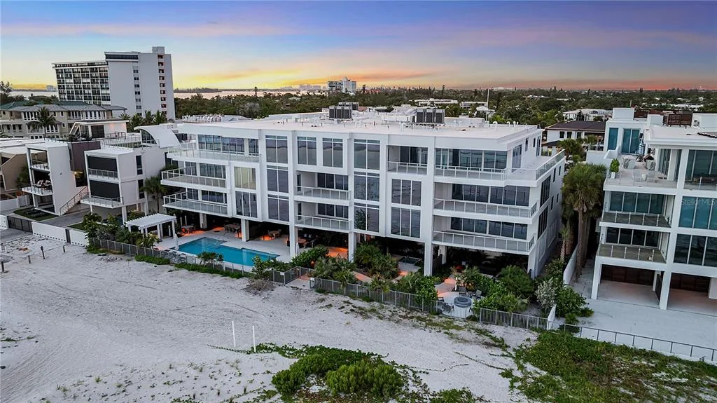 70 AVENIDA VENECCIA # 304, SARASOTA, FL 34242