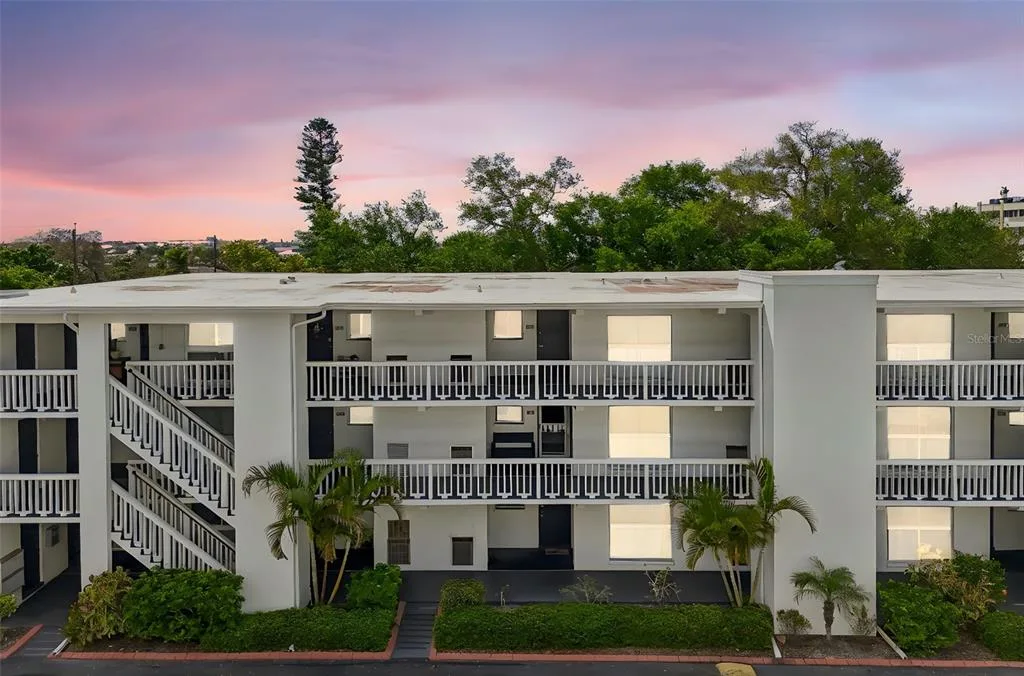 2944 W BAY DRIVE # 106, BELLEAIR BLUFFS, FL 33770