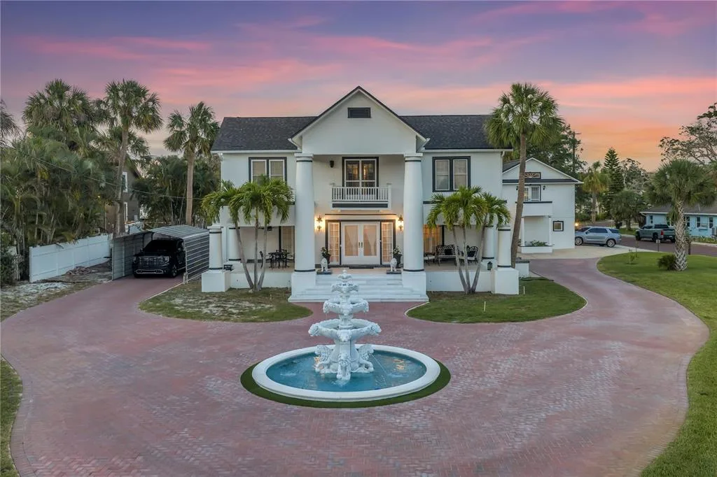 208 N SPRING BOULEVARD, TARPON SPRINGS, FL 34689