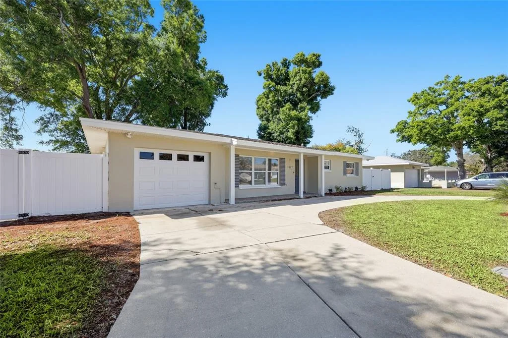 1817 HUNT LANE, CLEARWATER, FL 33764