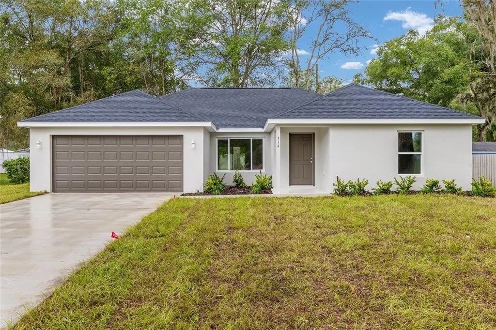 20 MALAUKA COURSE, OCKLAWAHA, FL 32179