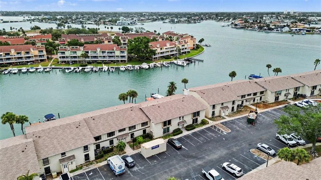 546 PLAZA SEVILLE COURT # 85, TREASURE ISLAND, FL 33706