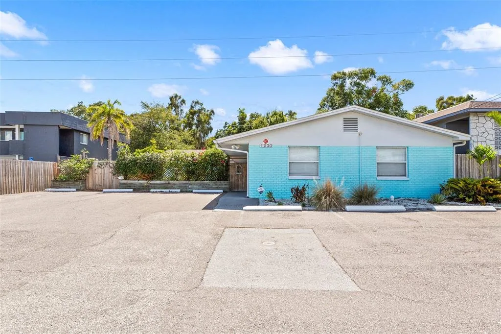 1230 70TH STREET N, ST PETERSBURG, FL 33710