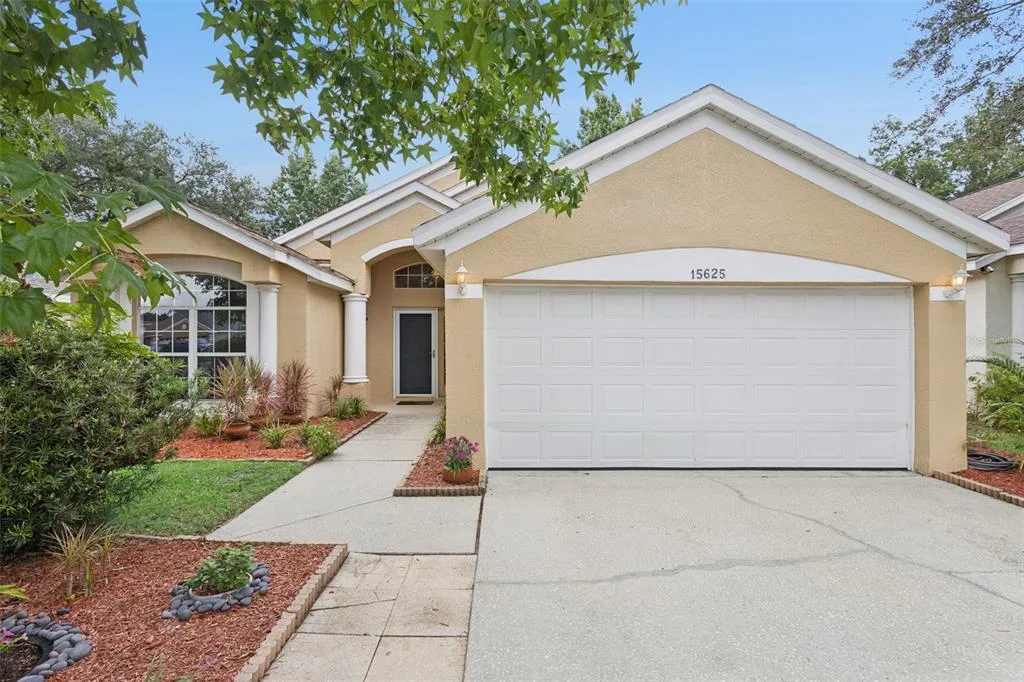 15625 AUTUMN GLEN AVENUE, CLERMONT, FL 34714