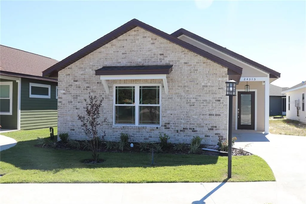 24313 SW 17TH LANE, NEWBERRY, FL 32669