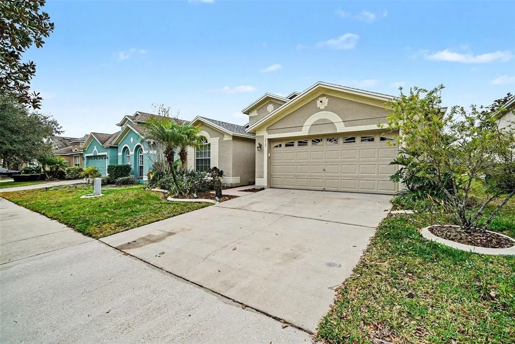 215 FERN GULLEY DRIVE, SEFFNER, FL 33584