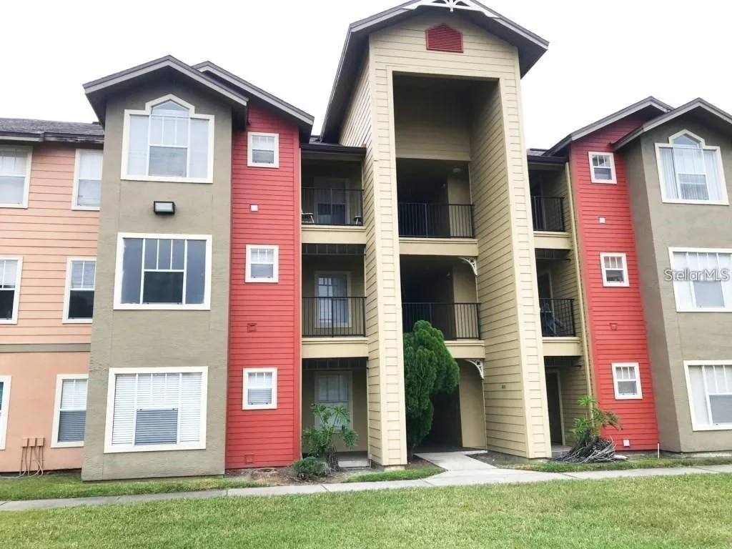 2209 ANTIGUA PLACE # 827, KISSIMMEE, FL 34741