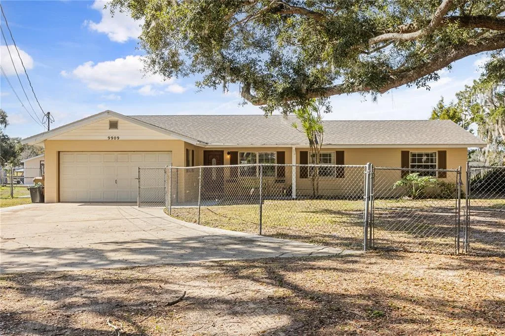 9909 JACARANDA AVENUE, CLERMONT, FL 34711