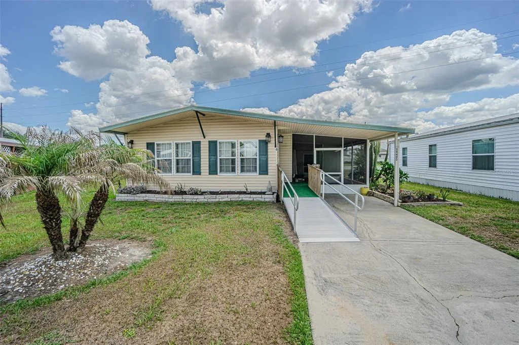 34445 COUNTRYSIDE DRIVE, WESLEY CHAPEL, FL 33543