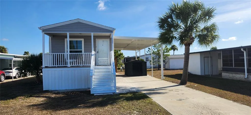 105 W SAINT JOHNS WAY, APOLLO BEACH, FL 33572