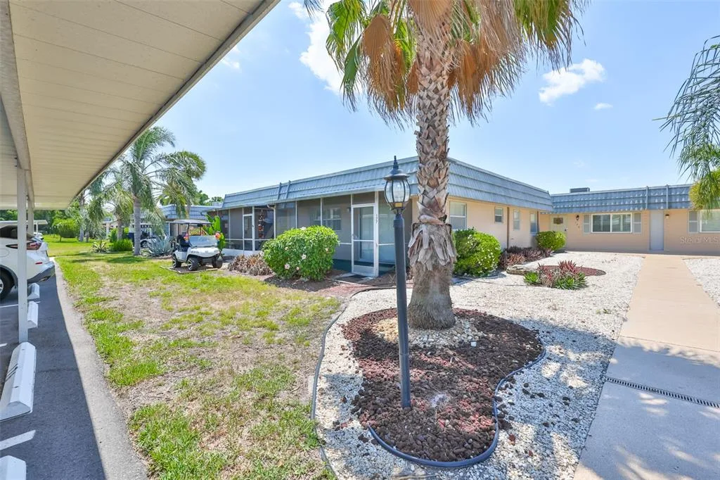1802 BEDFORD TERRACE # 177, SUN CITY CENTER, FL 33573
