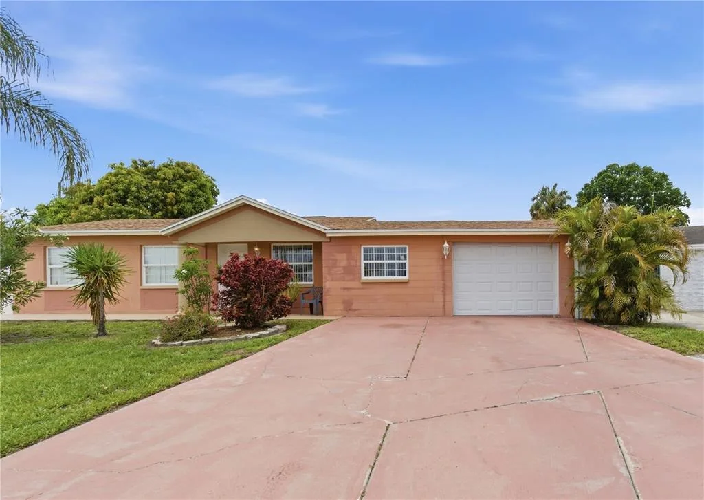 4914 HOLIDAY DRIVE, TAMPA, FL 33615