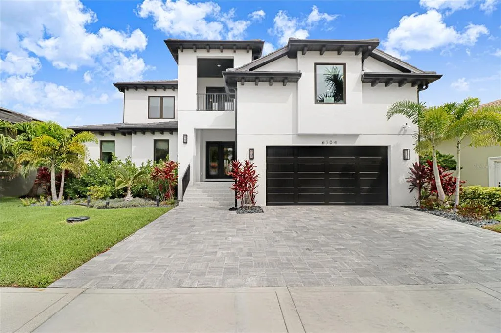 6104 LAGOMAR LANE, APOLLO BEACH, FL 33572