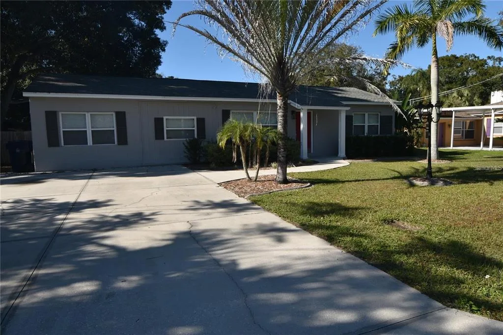 6215 S KELLY ROAD, TAMPA, FL 33611