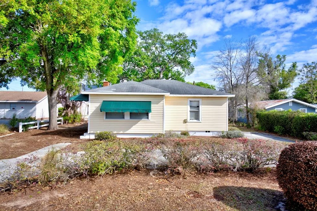 121 BATES AVENUE SE, WINTER HAVEN, FL 33880