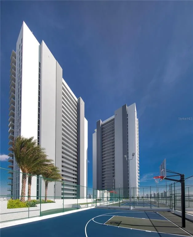 16385 BISCAYNE BOULEVARD # 305, NORTH MIAMI BEACH, FL 33160