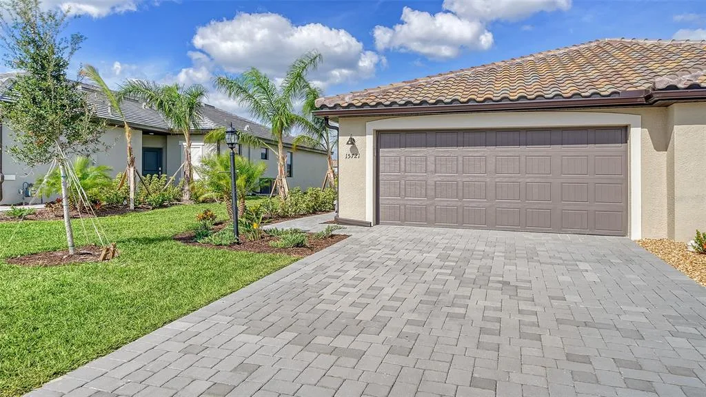 15721 SUNNY DAY DRIVE, BRADENTON, FL 34211