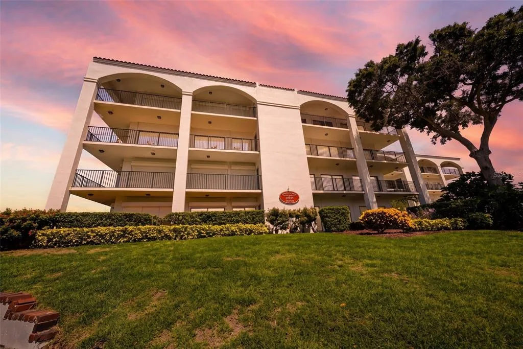 301 MARINER DRIVE # 301, TARPON SPRINGS, FL 34689