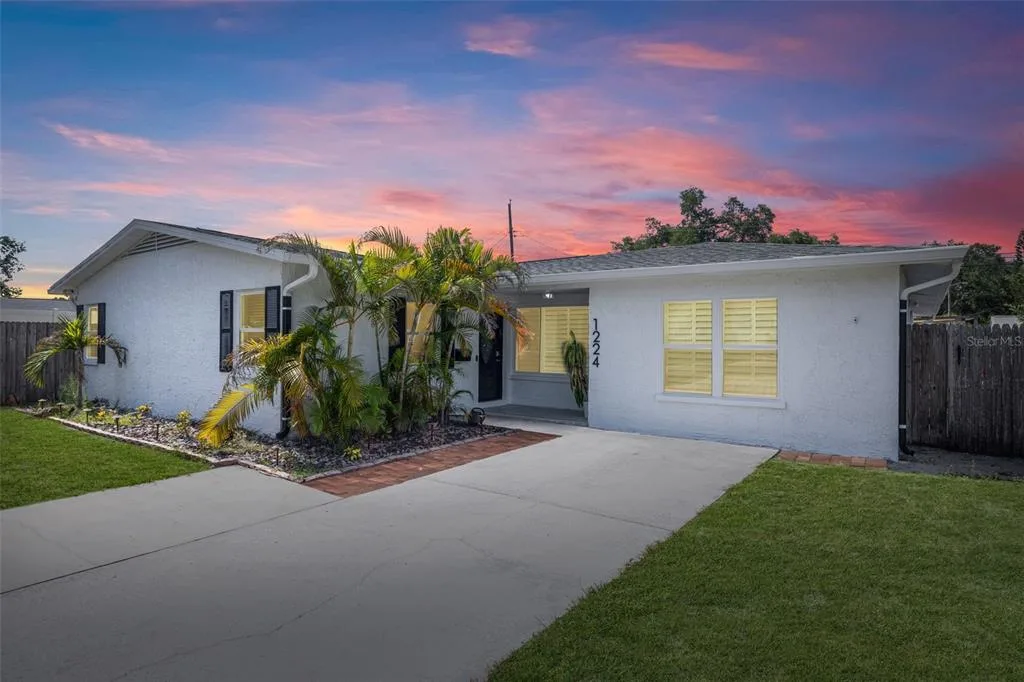 1224 80TH AVENUE N, ST PETERSBURG, FL 33702