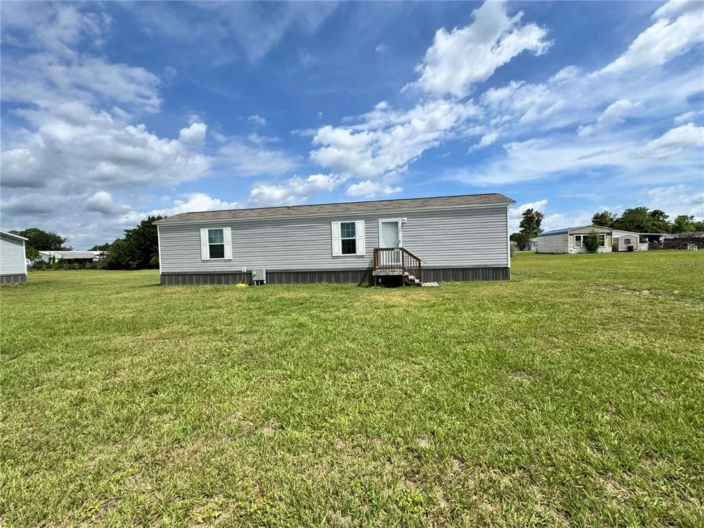 1115 NW 12TH LANE, LAKE PANASOFFKEE, FL 33538