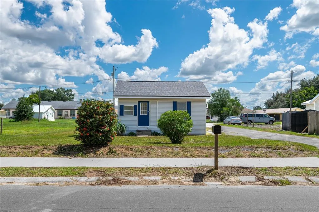520 W JACKSON AVENUE, LAKE WALES, FL 33853