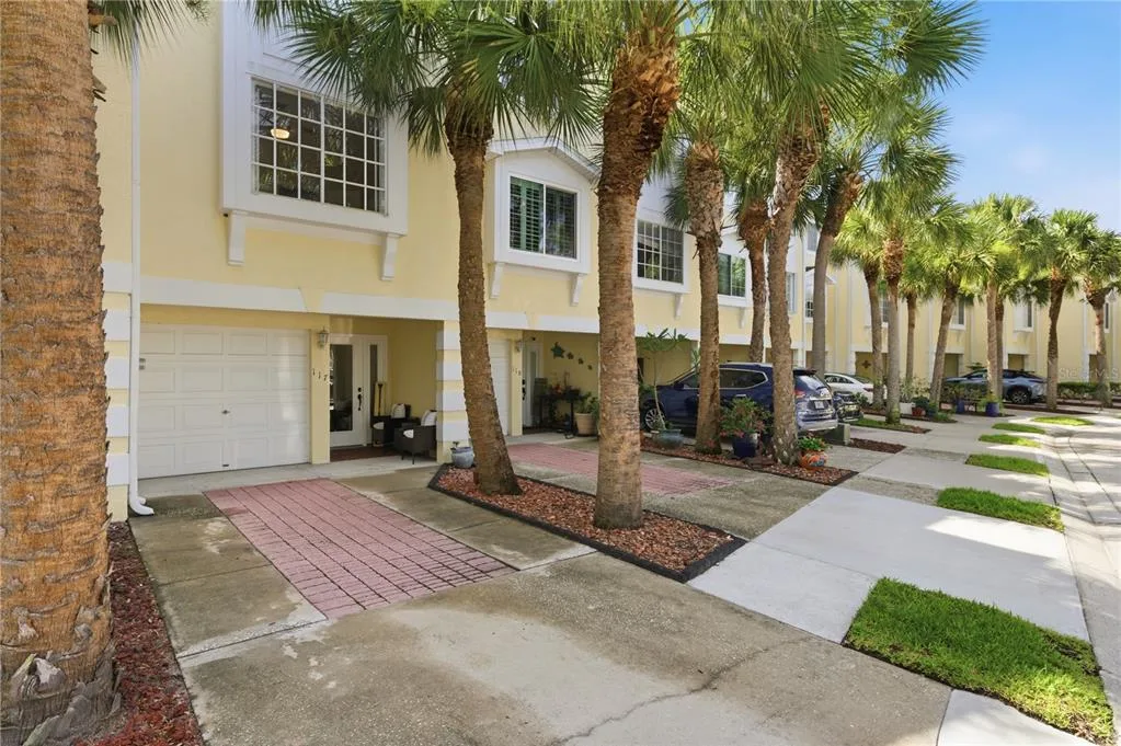 117 BRENT CIRCLE, OLDSMAR, FL 34677