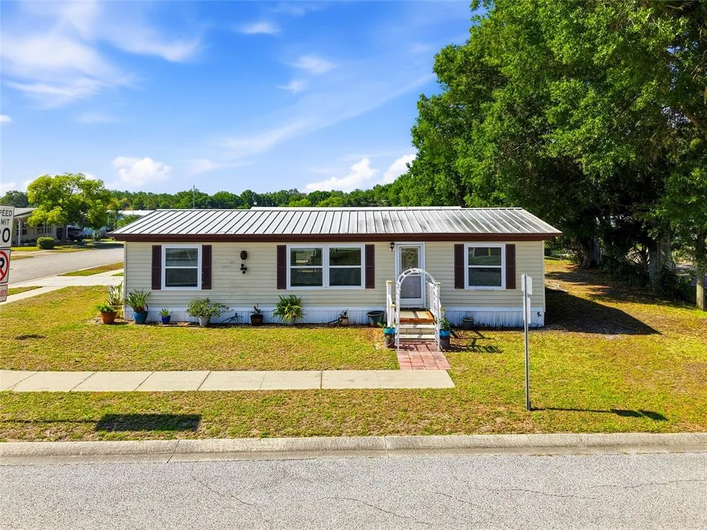 3933 SARAH DRIVE, WESLEY CHAPEL, FL 33543