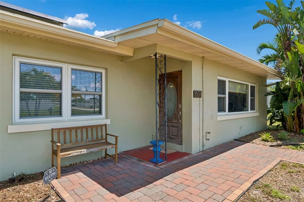 604 7TH AVENUE SW, LARGO, FL 33770