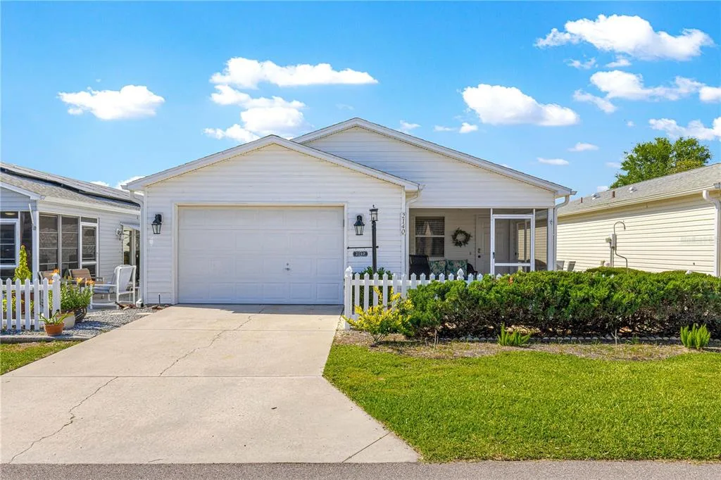2140 ESTEVEZ DRIVE, LADY LAKE, FL 32159