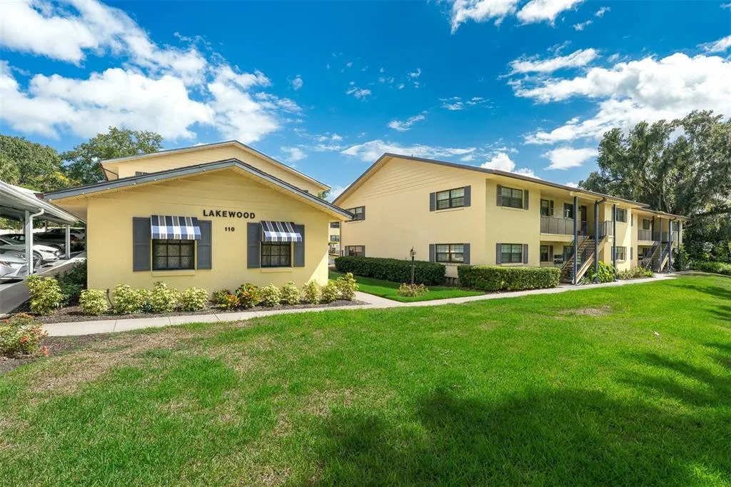 110 N TREMAIN STREET # 209, MOUNT DORA, FL 32757