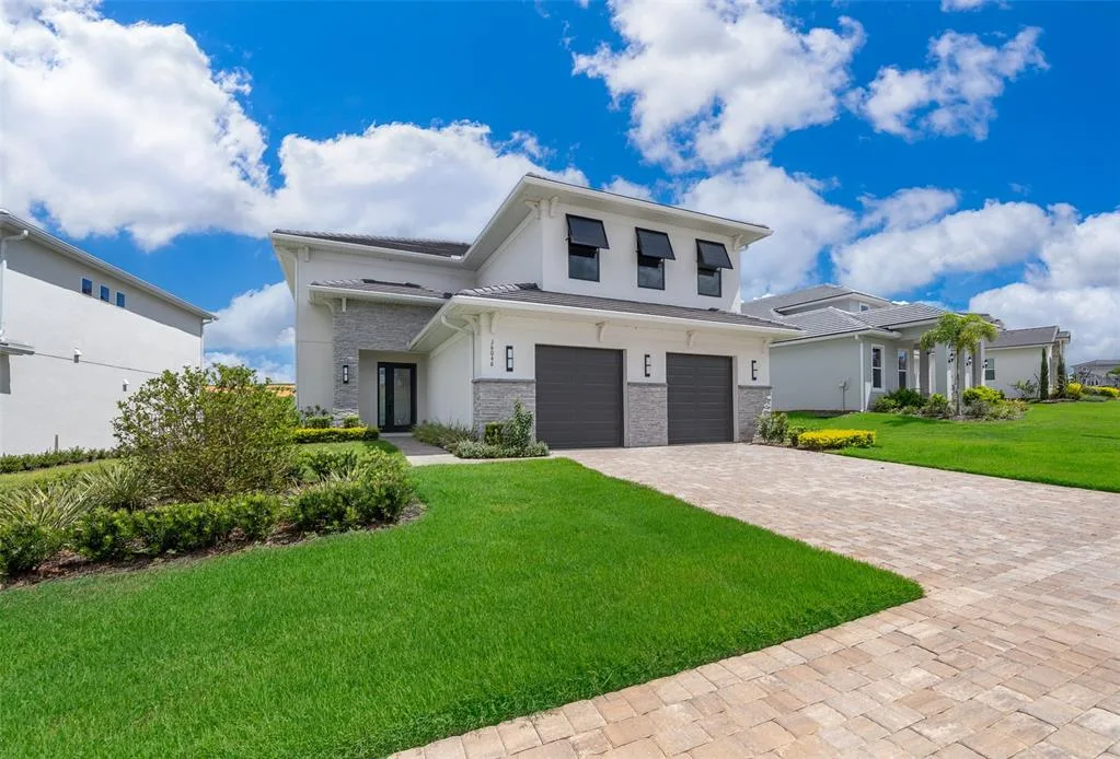 16046 VOLTERRA POINT, BELLA COLLINA, FL 34756