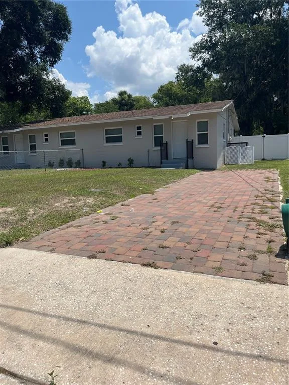 1424 N TREMAIN STREET, MOUNT DORA, FL 32757