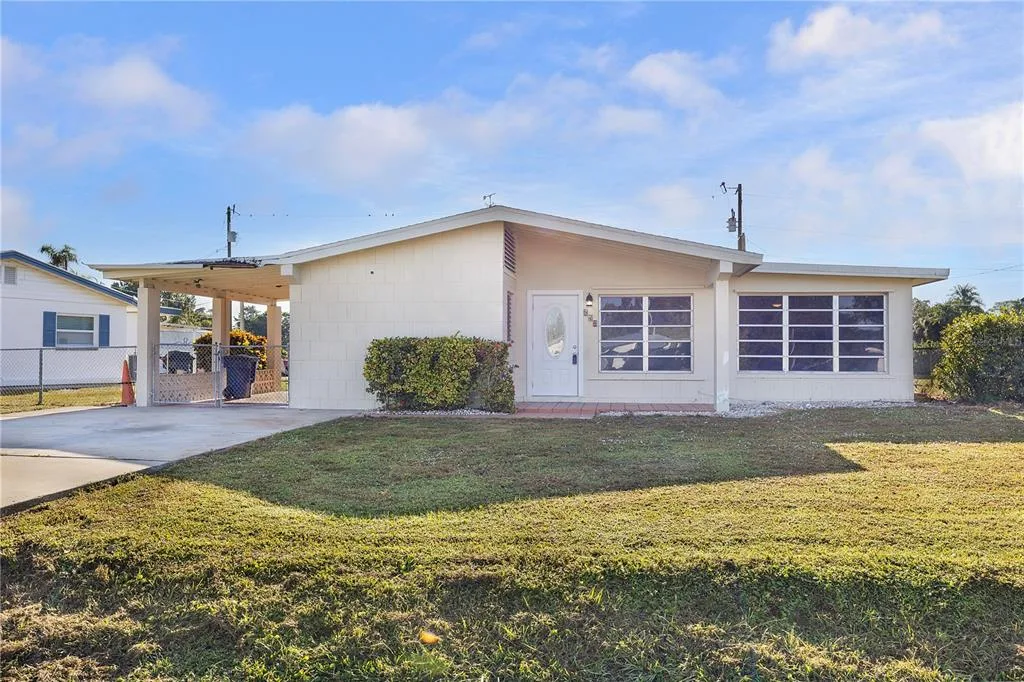 275 LAKEVIEW DRIVE, NORTH FORT MYERS, FL 33917