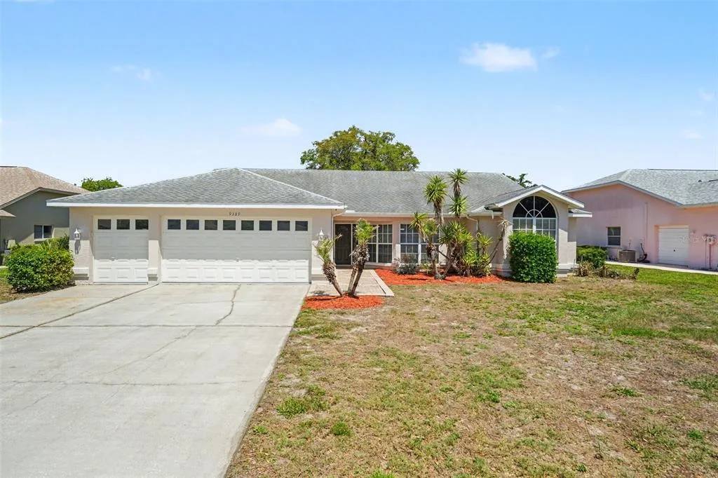 9389 FOX HOLLOW LANE, WEEKI WACHEE, FL 34613