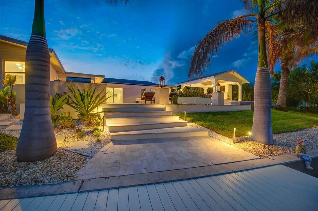 807 SNUG ISLAND, CLEARWATER, FL 33767