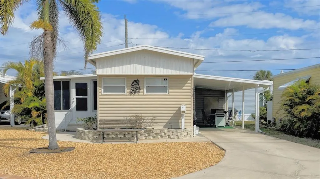 716 CAREFREE, VENICE, FL 34285