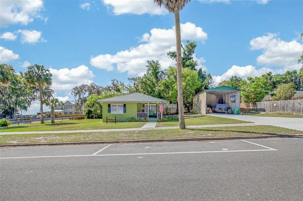 105 CENTRAL AVENUE, CRESCENT CITY, FL 32112