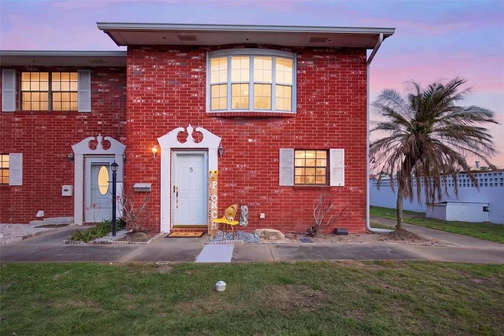 2250 S PALMETTO AVENUE # J-5, SOUTH DAYTONA, FL 32119