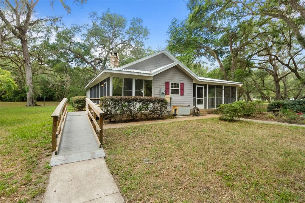 1153 CR 722, WEBSTER, FL 33597
