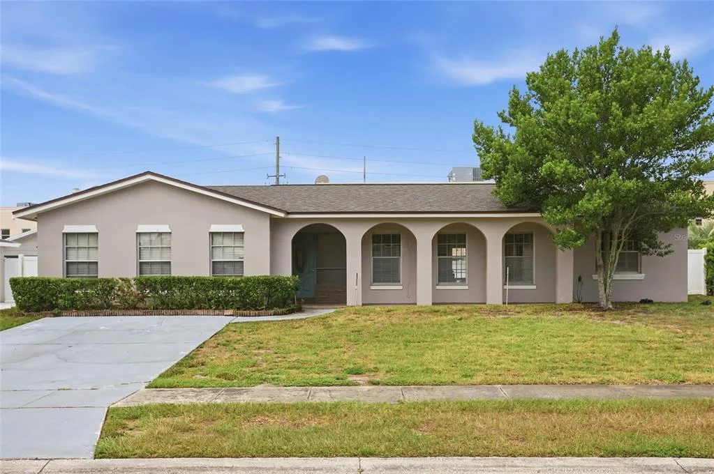 4 CARRIAGE HILL CIRCLE, CASSELBERRY, FL 32707