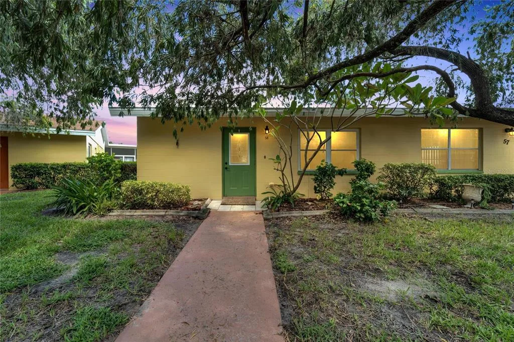 401 DORCHESTER PLACE # 58, SUN CITY CENTER, FL 33573
