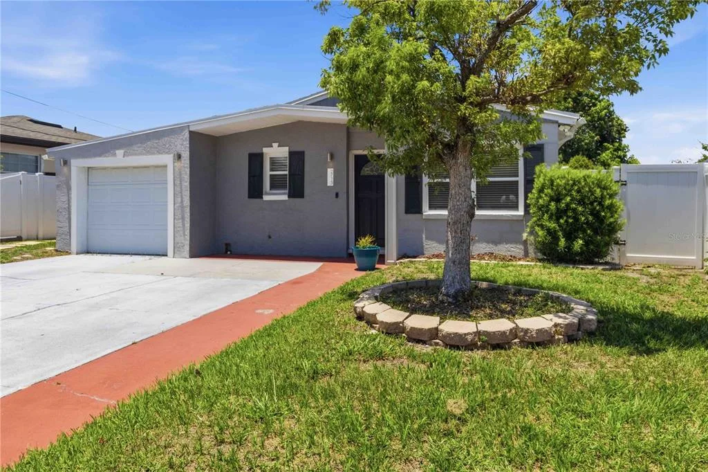 2713 W BRADDOCK STREET, TAMPA, FL 33607