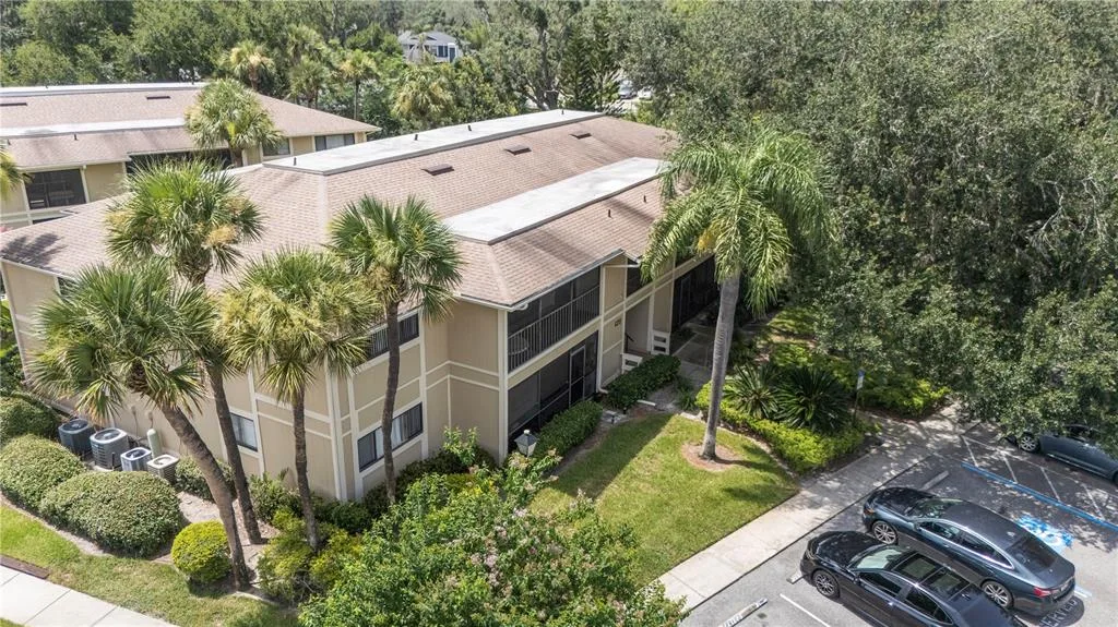 6018 LAKTREE LANE # E, TEMPLE TERRACE, FL 33617