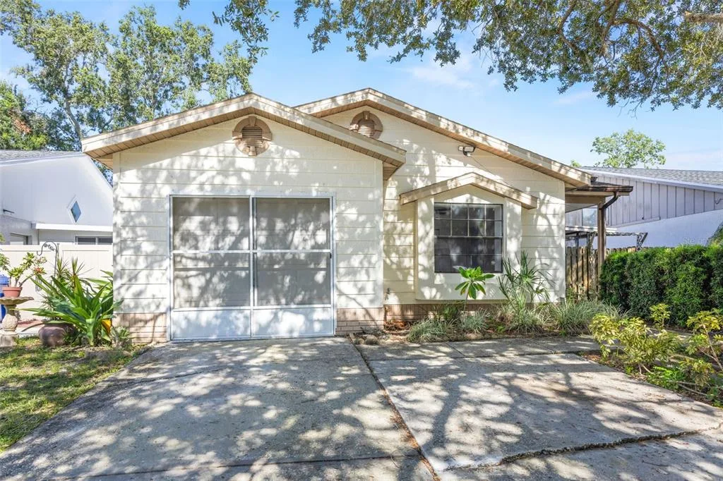 13427 LARAWAY DRIVE, RIVERVIEW, FL 33579
