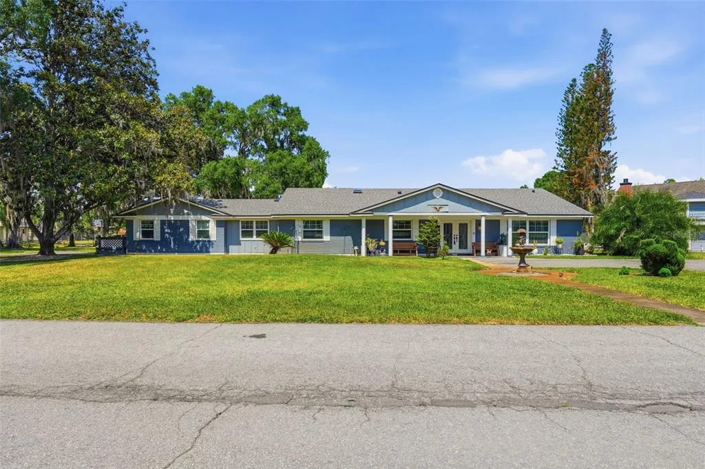 3678 E LAKE DRIVE, LAND O LAKES, FL 34639
