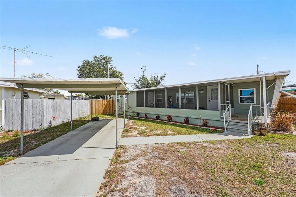 1922 LULLABY DRIVE, HOLIDAY, FL 34691